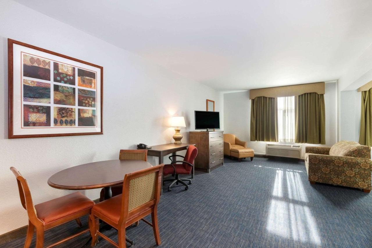 La Quinta By Wyndham Omaha Airport Downtown Hotell Carter Lake Eksteriør bilde